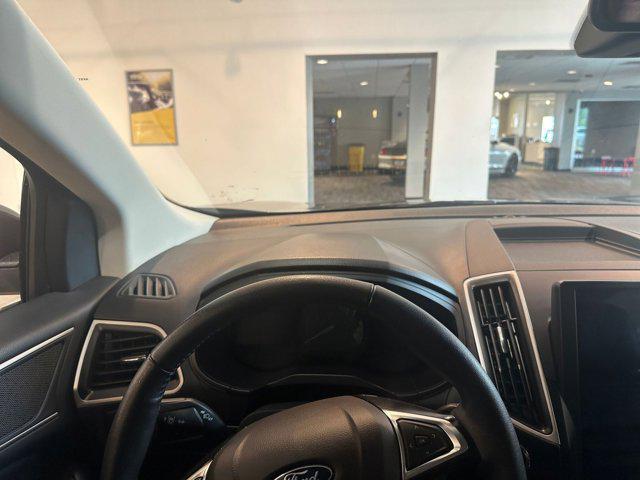 2024 Carbonized Gray Metallic Ford Edge