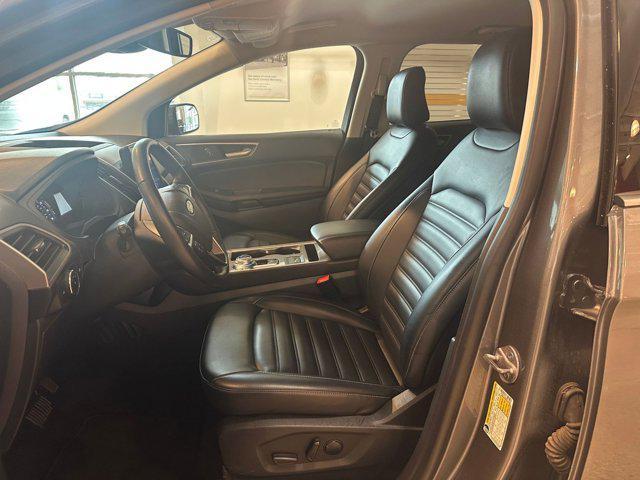 2024 Carbonized Gray Metallic Ford Edge