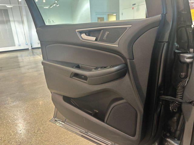 2024 Carbonized Gray Metallic Ford Edge