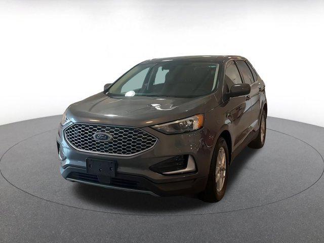 2024 Carbonized Gray Metallic Ford Edge