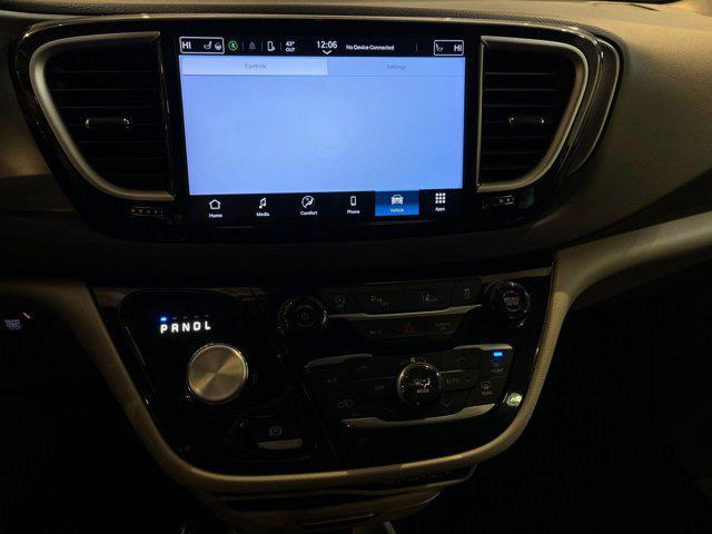 used 2024 Chrysler Pacifica car, priced at $23,290