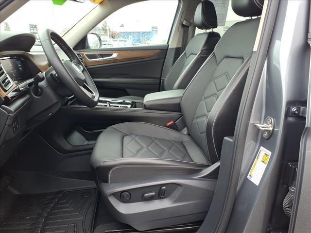 used 2025 Volkswagen Atlas car, priced at $33,487