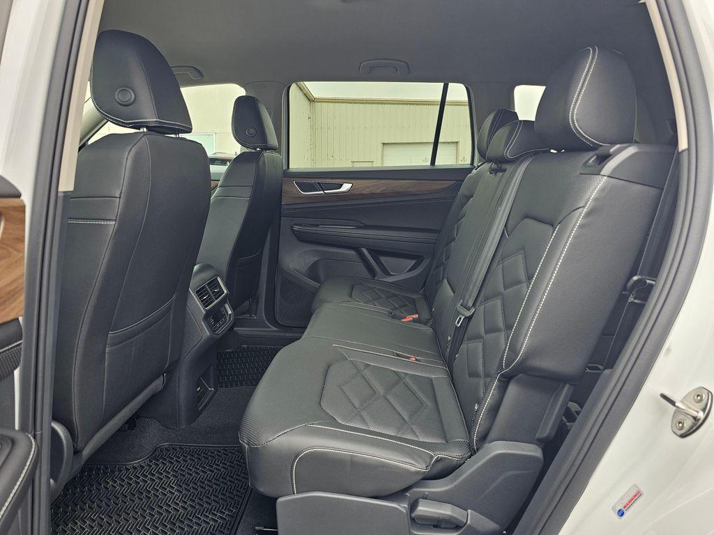 new 2026 Volkswagen Atlas car, priced at $39,204