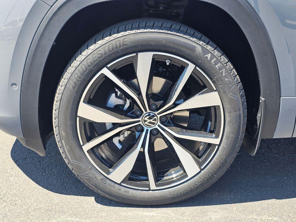 new 2026 Volkswagen Atlas car, priced at $53,488