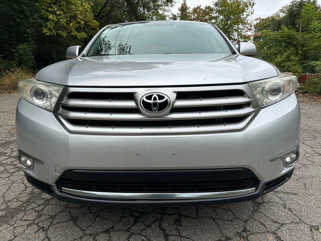 used 2013 Toyota Highlander car, priced at $9,500