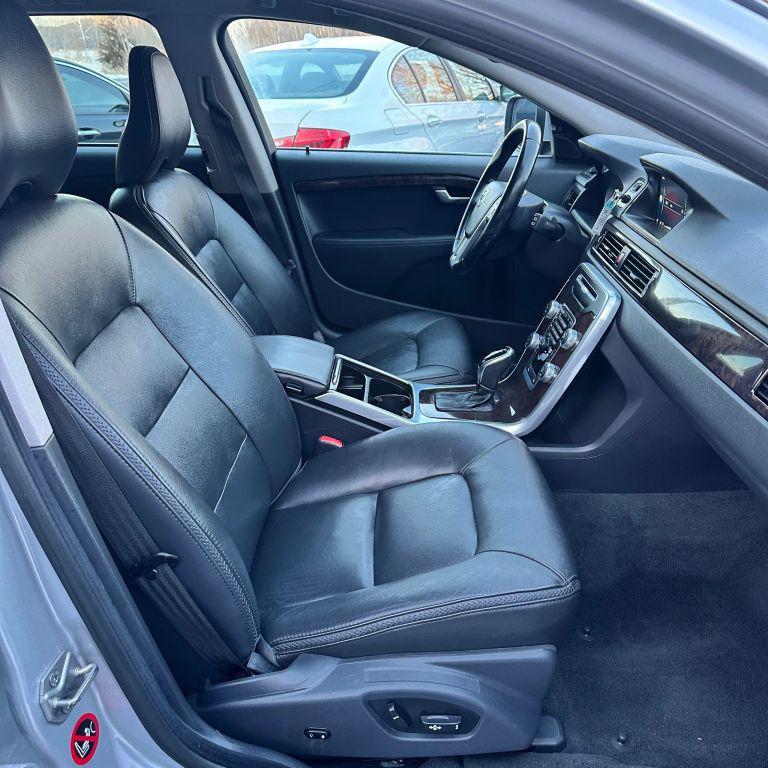 used 2015 Volvo XC70 car, priced at $13,900