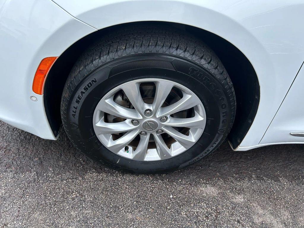 used 2018 Chrysler Pacifica car, priced at $11,900