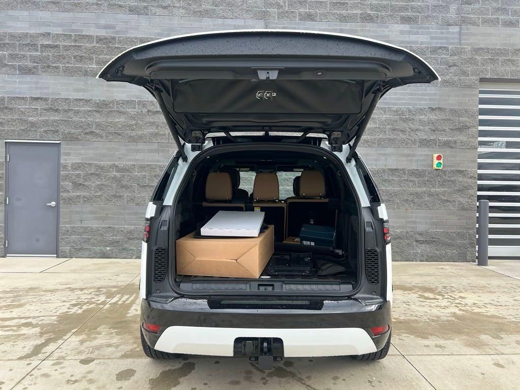 new 2025 Land Rover Discovery car, priced at $75,525