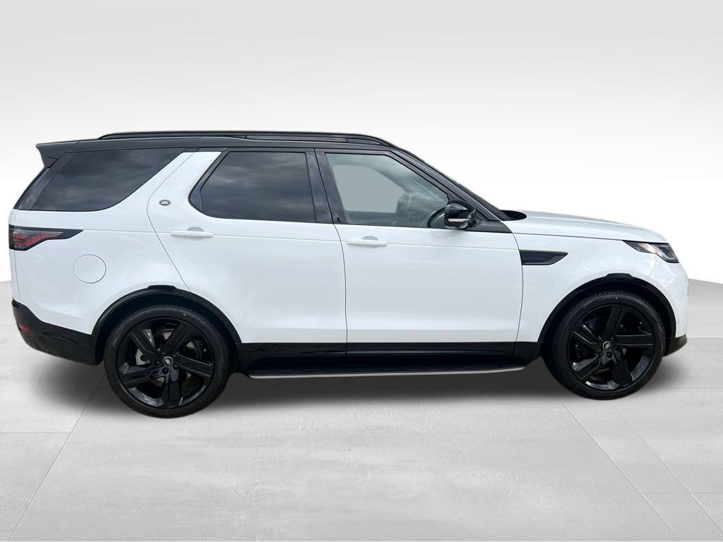 new 2025 Land Rover Discovery car, priced at $75,525