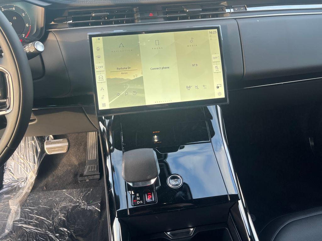 new 2026 Land Rover Range Rover Sport car, priced at $105,295