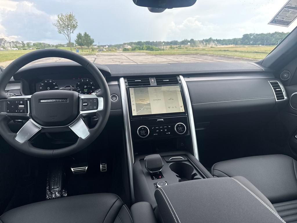 new 2025 Land Rover Discovery car, priced at $76,203