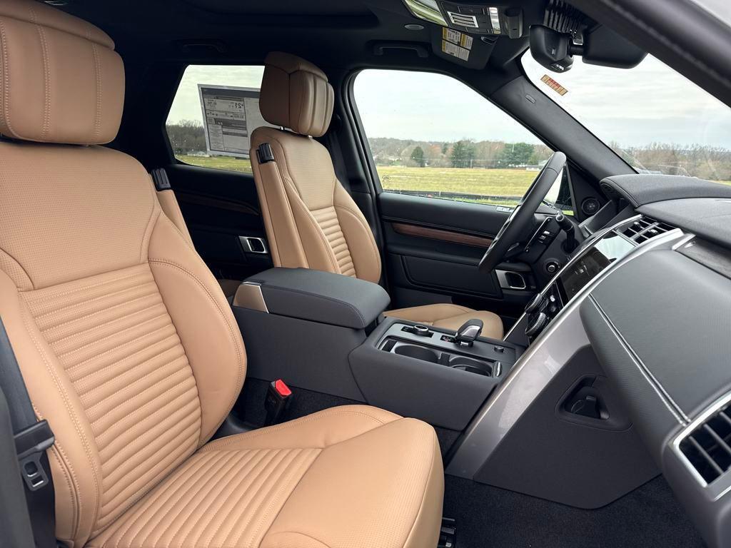 new 2025 Land Rover Discovery car, priced at $73,168