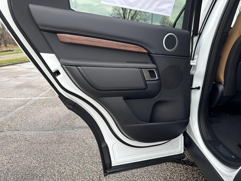 new 2025 Land Rover Discovery car, priced at $73,168