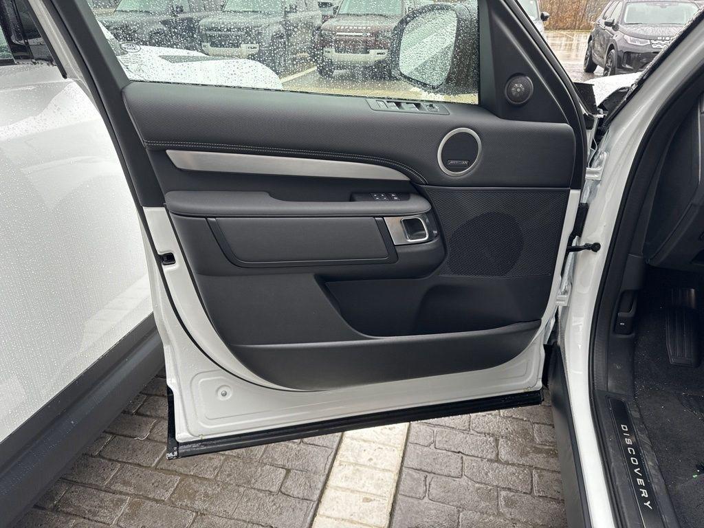new 2024 Land Rover Discovery car, priced at $56,458