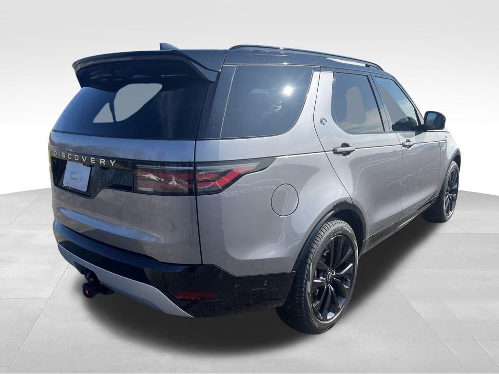 new 2026 Land Rover Discovery car, priced at $79,326