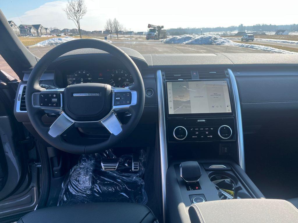 new 2026 Land Rover Discovery car, priced at $79,326