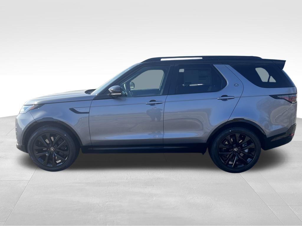 new 2026 Land Rover Discovery car, priced at $79,326