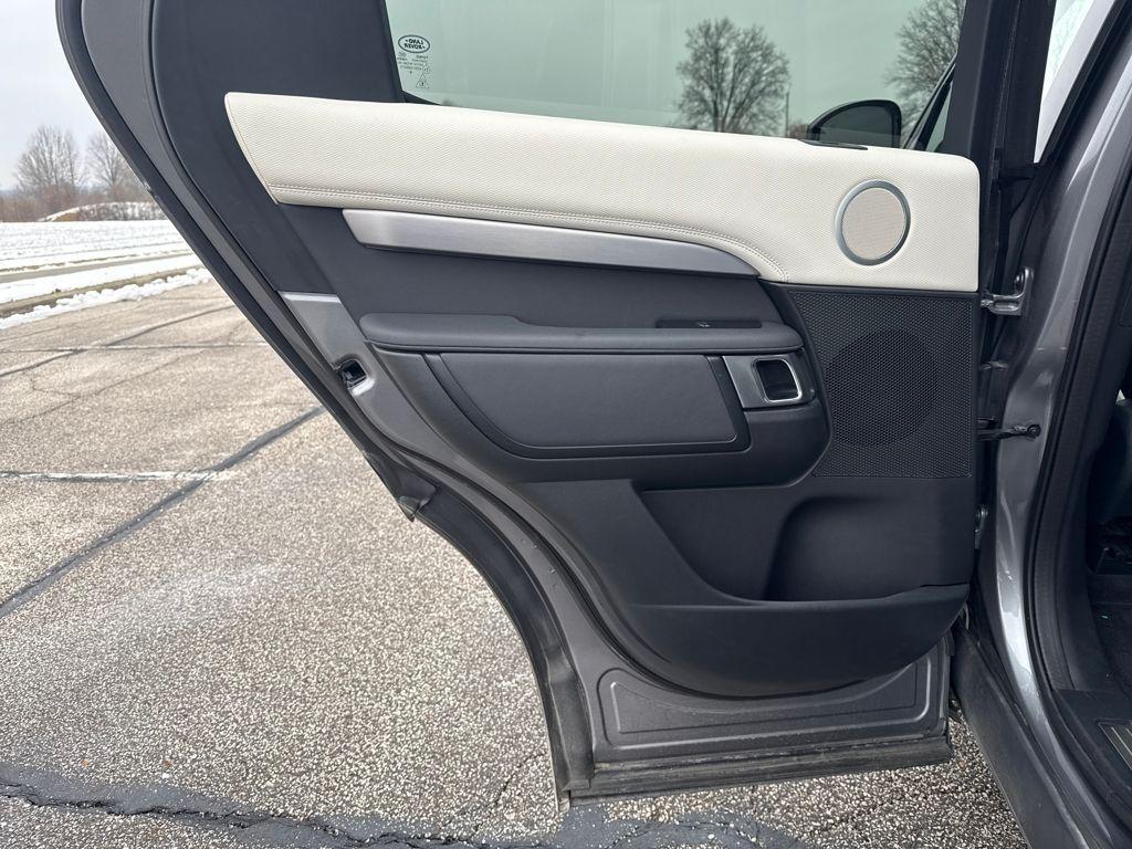 used 2021 Land Rover Discovery car, priced at $19,125