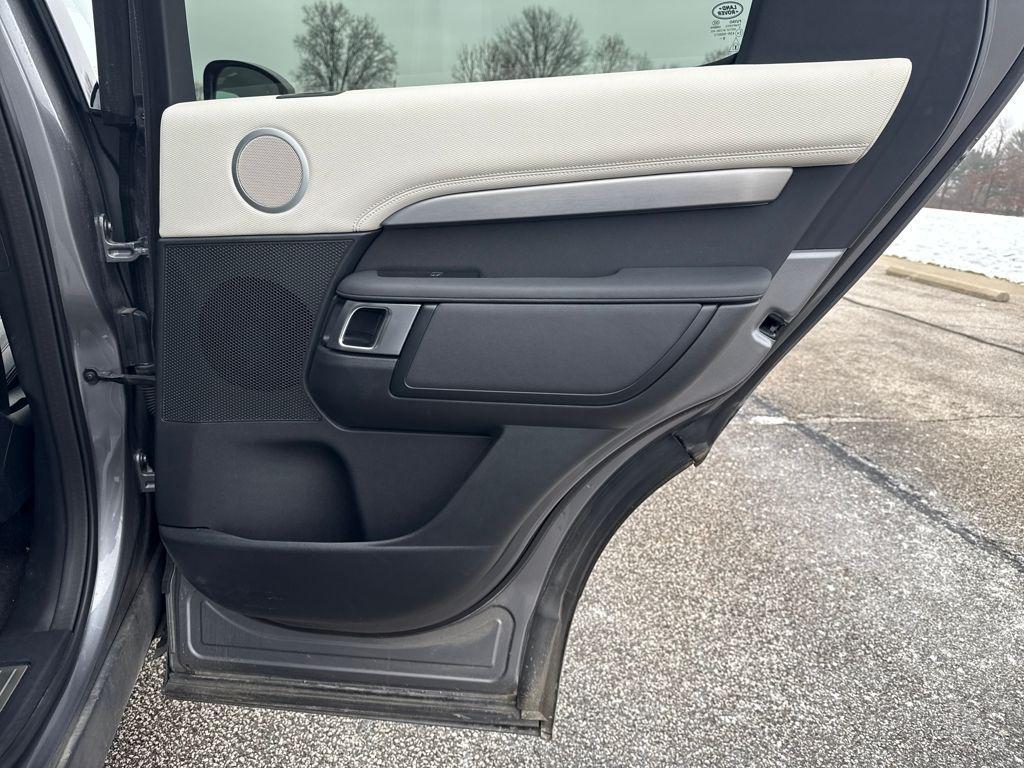 used 2021 Land Rover Discovery car, priced at $19,125