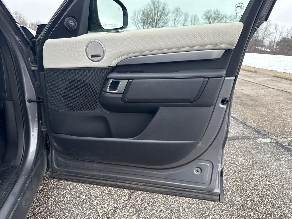 used 2021 Land Rover Discovery car, priced at $19,125