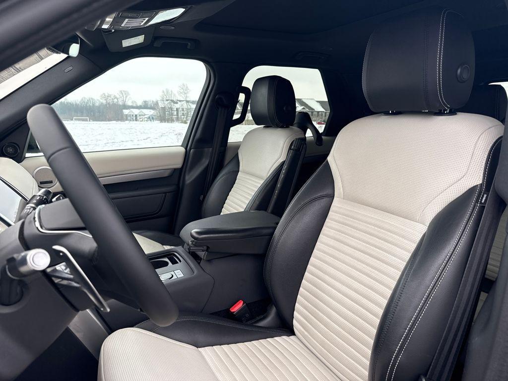 used 2021 Land Rover Discovery car, priced at $19,125