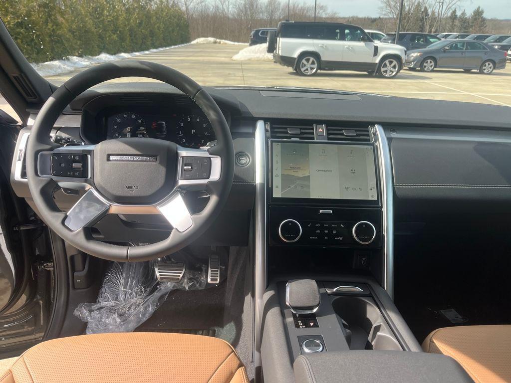 new 2026 Land Rover Discovery car, priced at $72,981