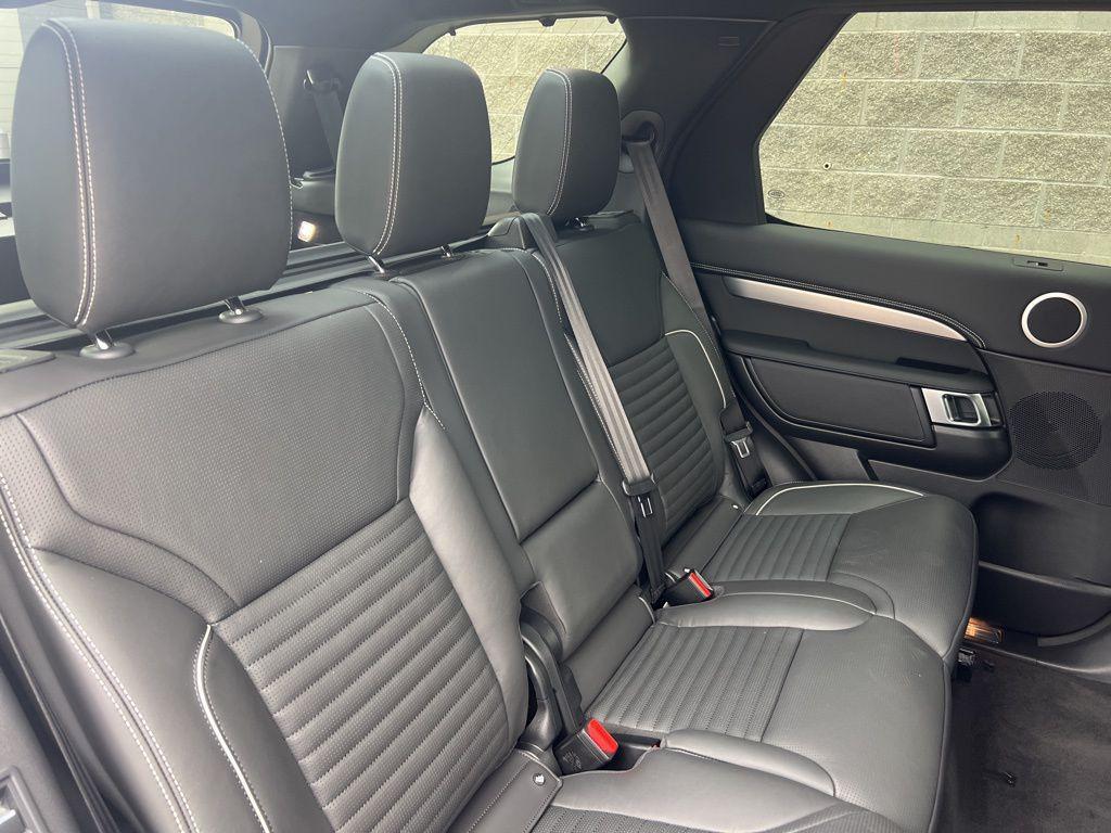 new 2024 Land Rover Discovery car, priced at $73,668