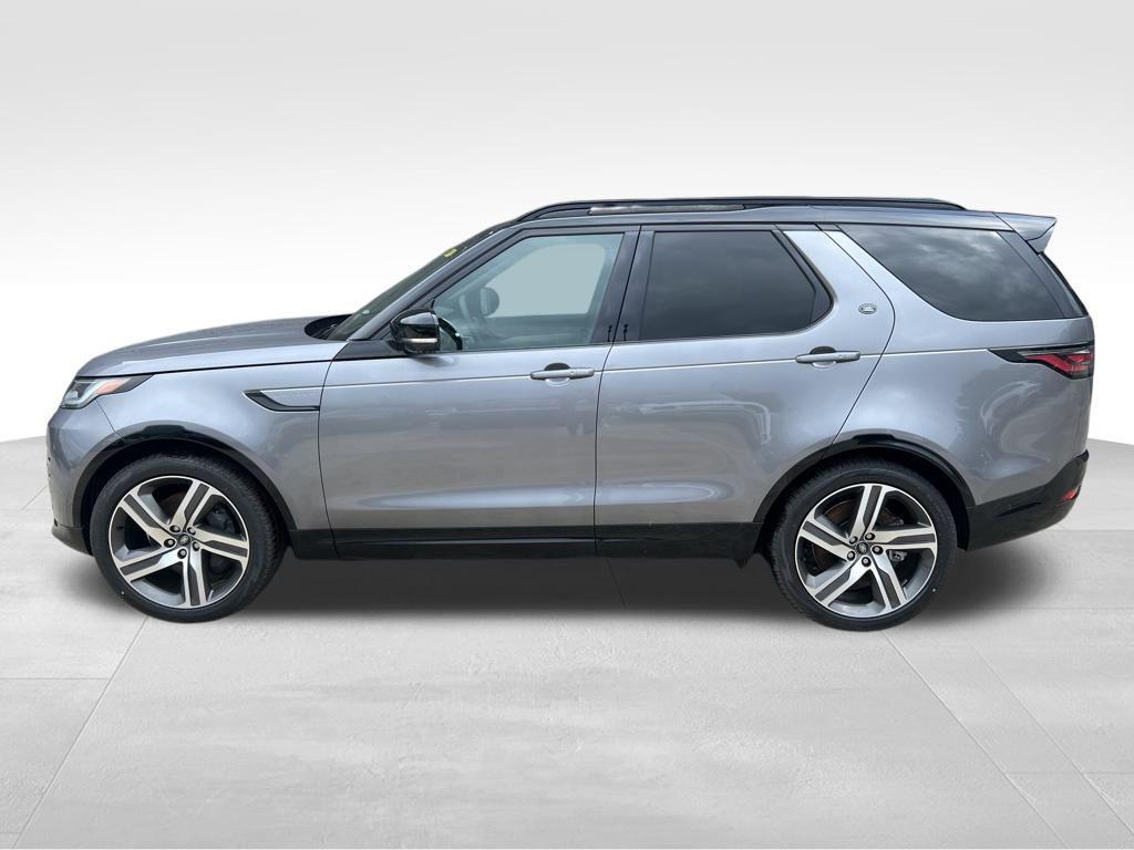 new 2024 Land Rover Discovery car, priced at $73,668