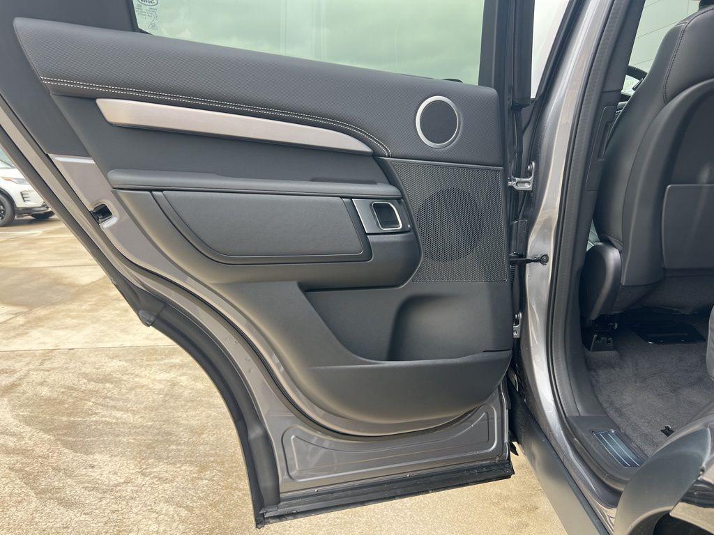 new 2024 Land Rover Discovery car, priced at $73,668