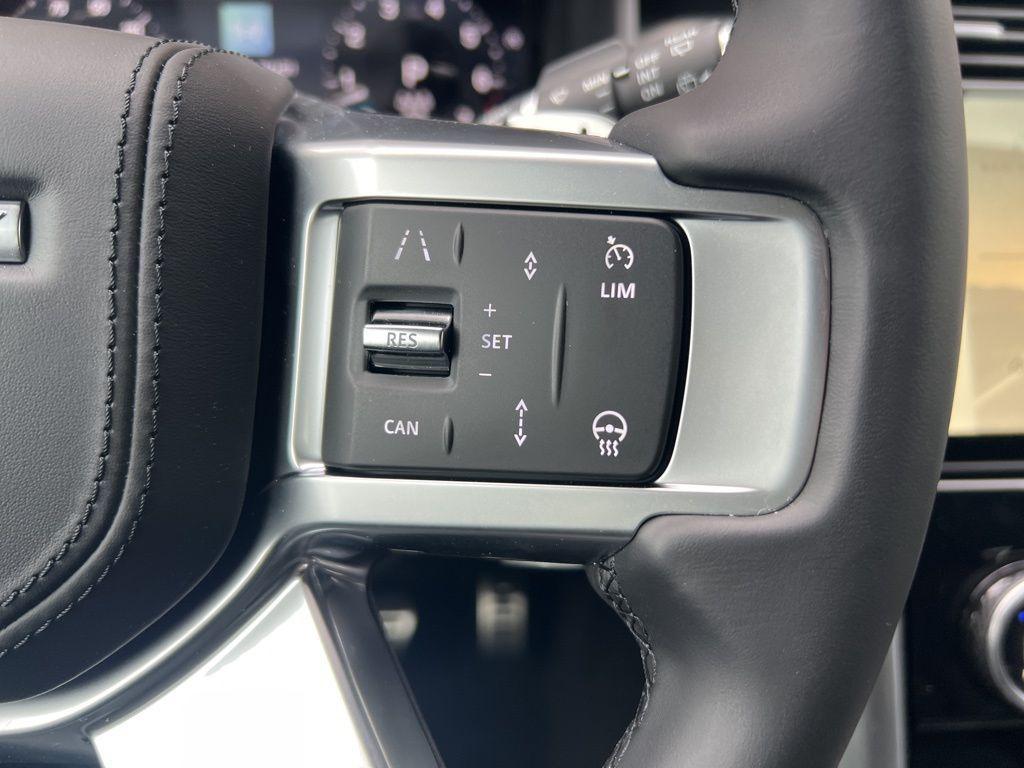 new 2024 Land Rover Discovery car, priced at $73,668