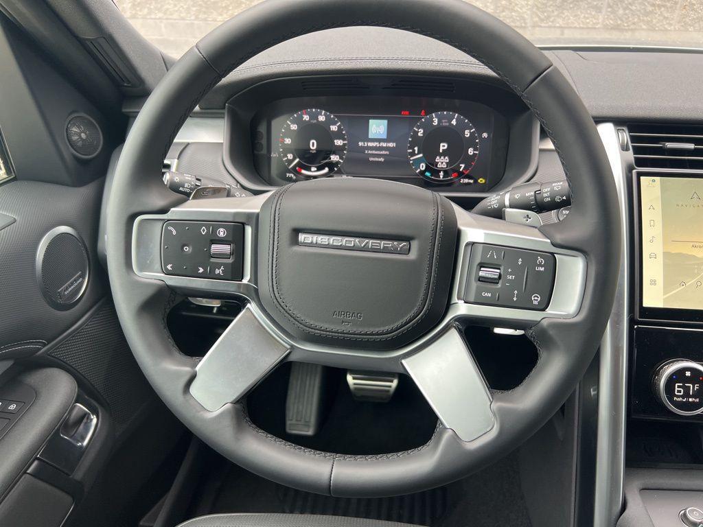 new 2024 Land Rover Discovery car, priced at $73,668