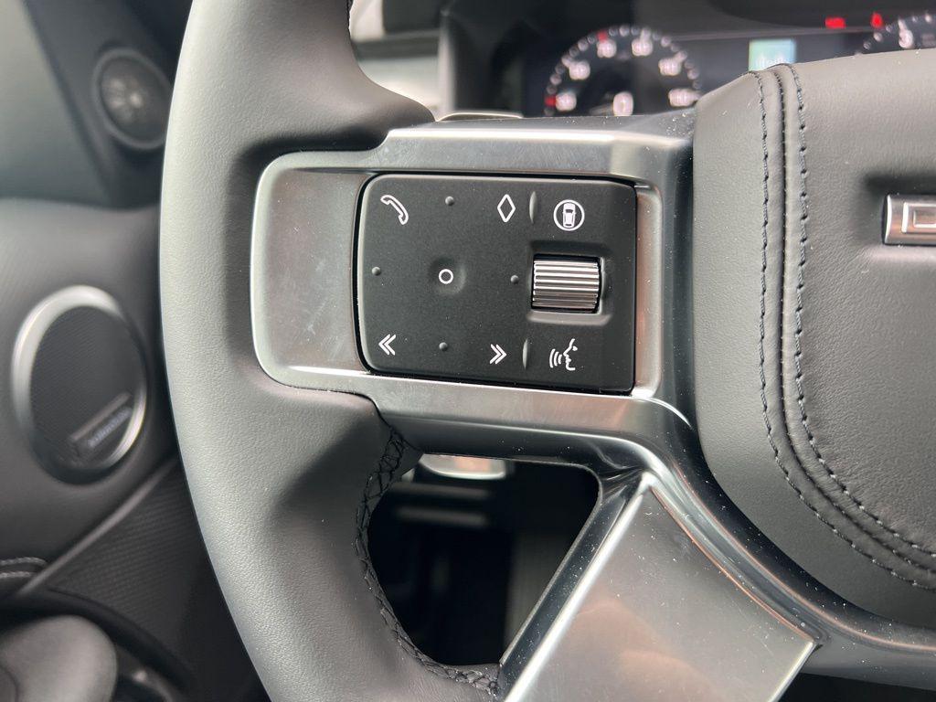 new 2024 Land Rover Discovery car, priced at $73,668