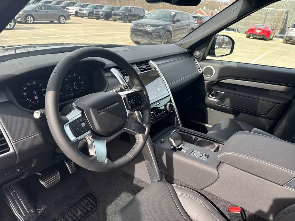 new 2026 Land Rover Discovery car, priced at $77,626