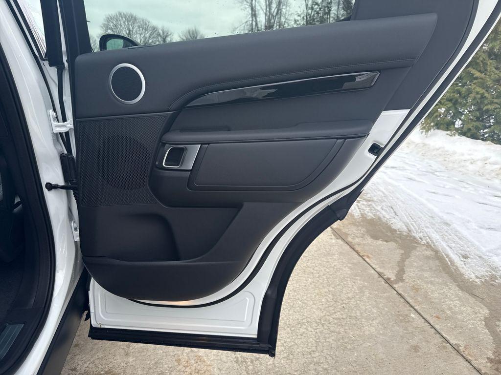 new 2026 Land Rover Discovery car, priced at $66,881