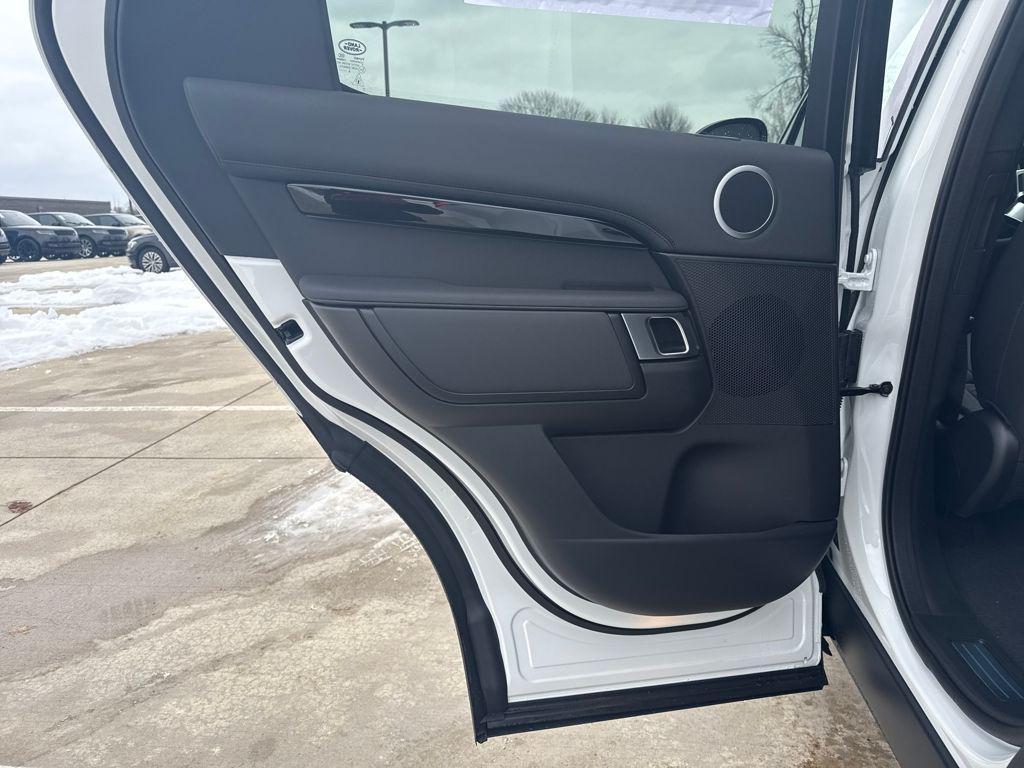 new 2026 Land Rover Discovery car, priced at $66,881