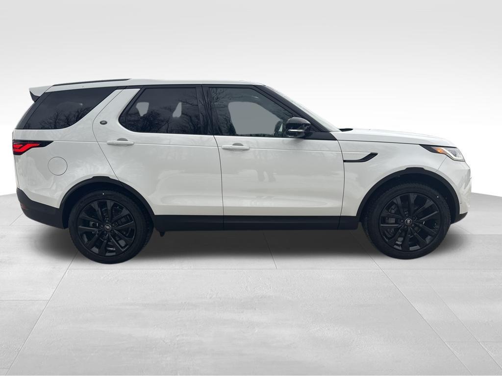 new 2026 Land Rover Discovery car, priced at $66,881