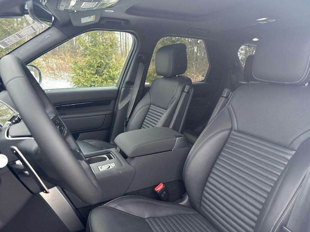 new 2026 Land Rover Discovery car, priced at $66,881