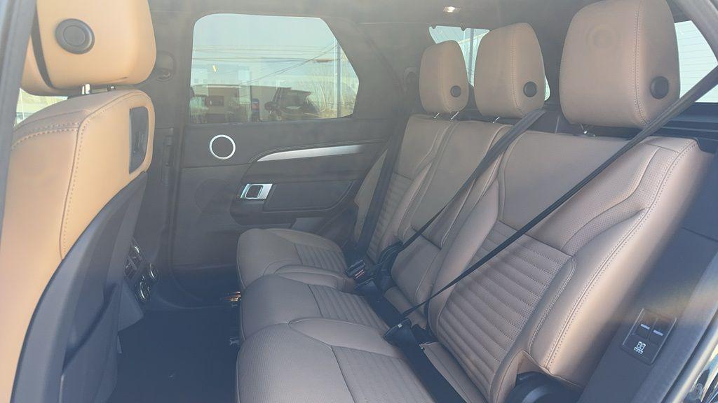 new 2024 Land Rover Discovery car, priced at $71,908