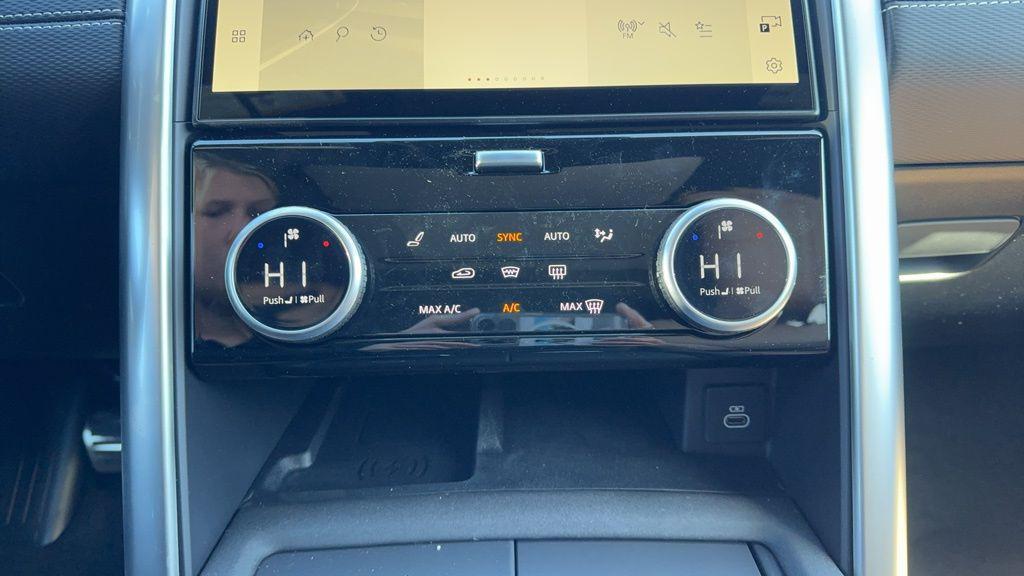 new 2024 Land Rover Discovery car, priced at $71,908