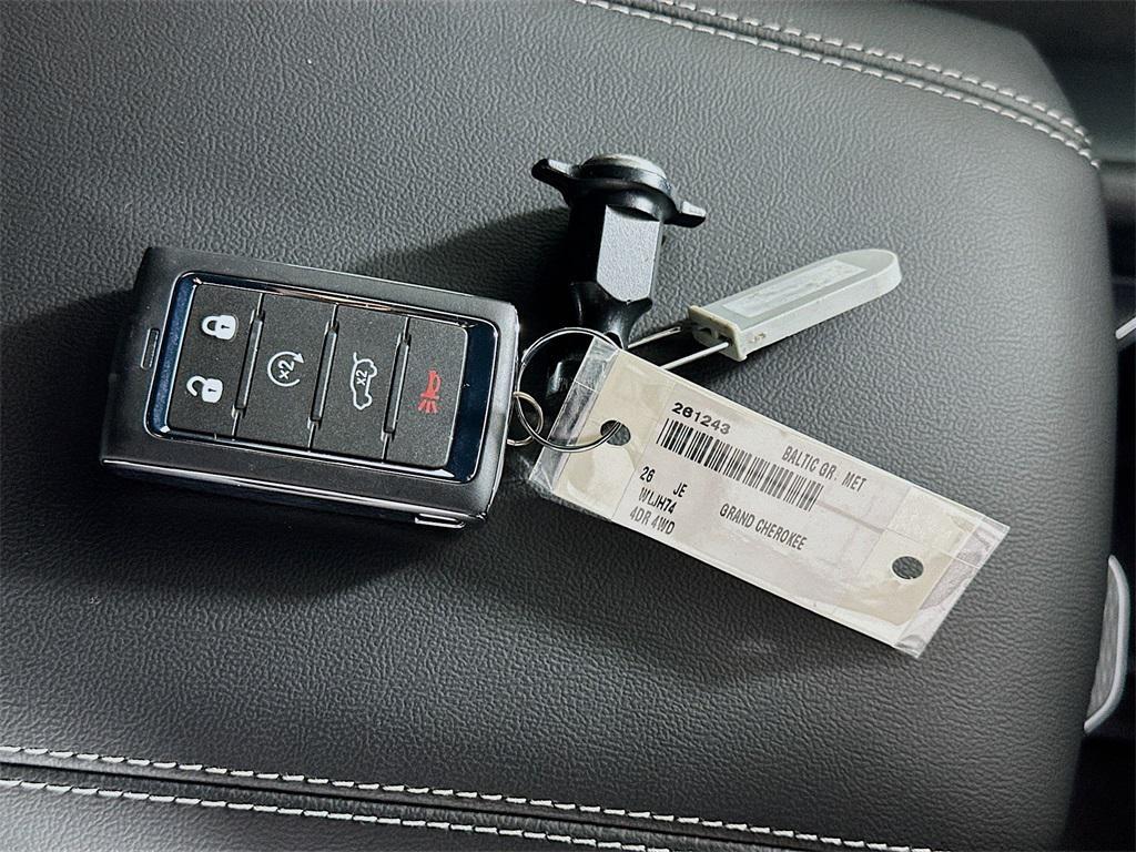 new 2026 Jeep Grand Cherokee car, priced at $45,860