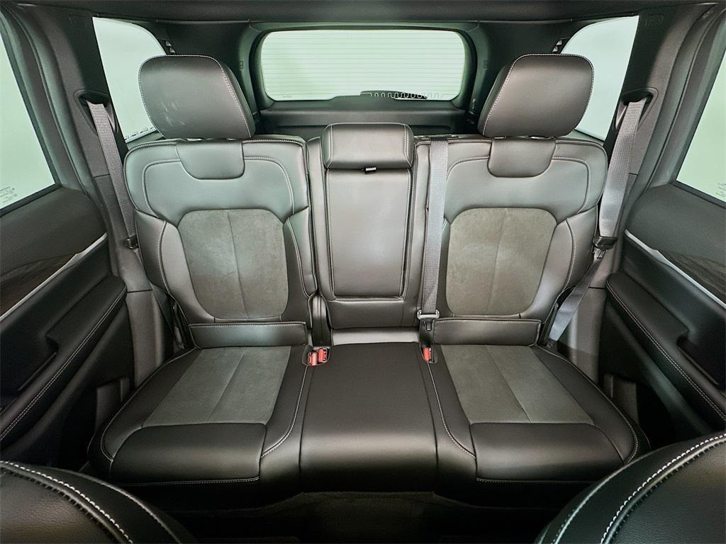 new 2026 Jeep Grand Cherokee car, priced at $45,860