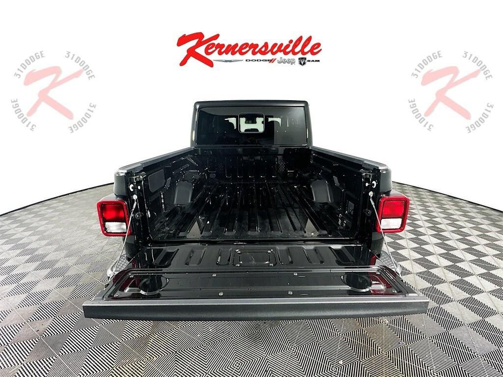 new 2025 Jeep Gladiator car, priced at $42,433