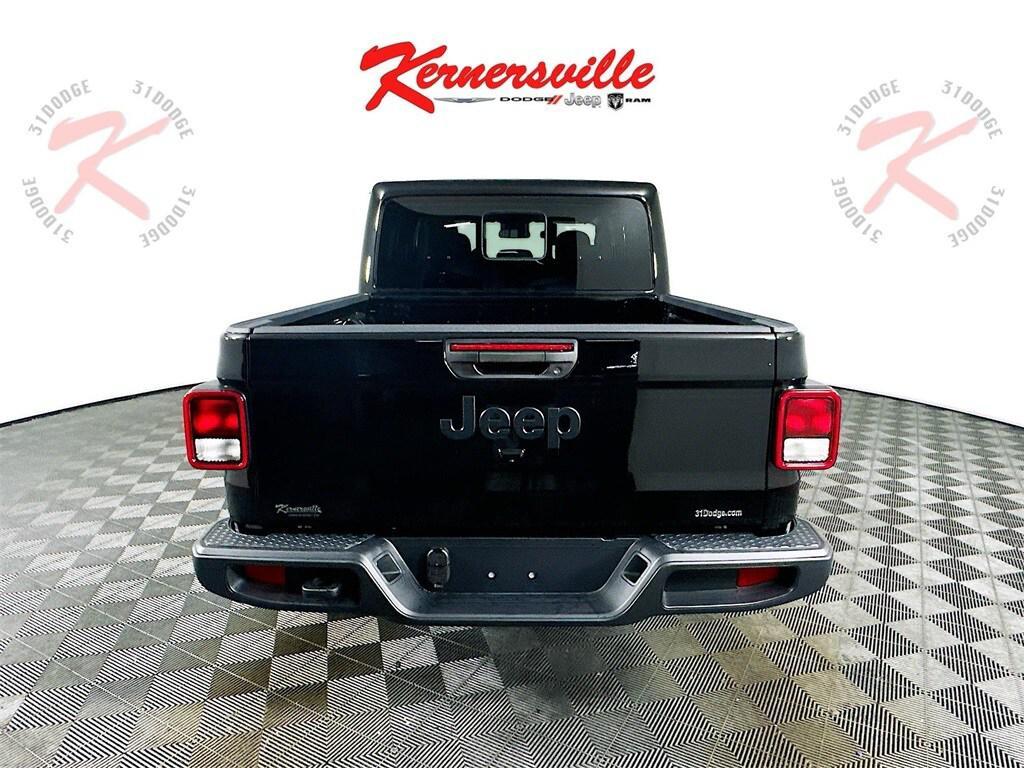 new 2025 Jeep Gladiator car, priced at $42,433