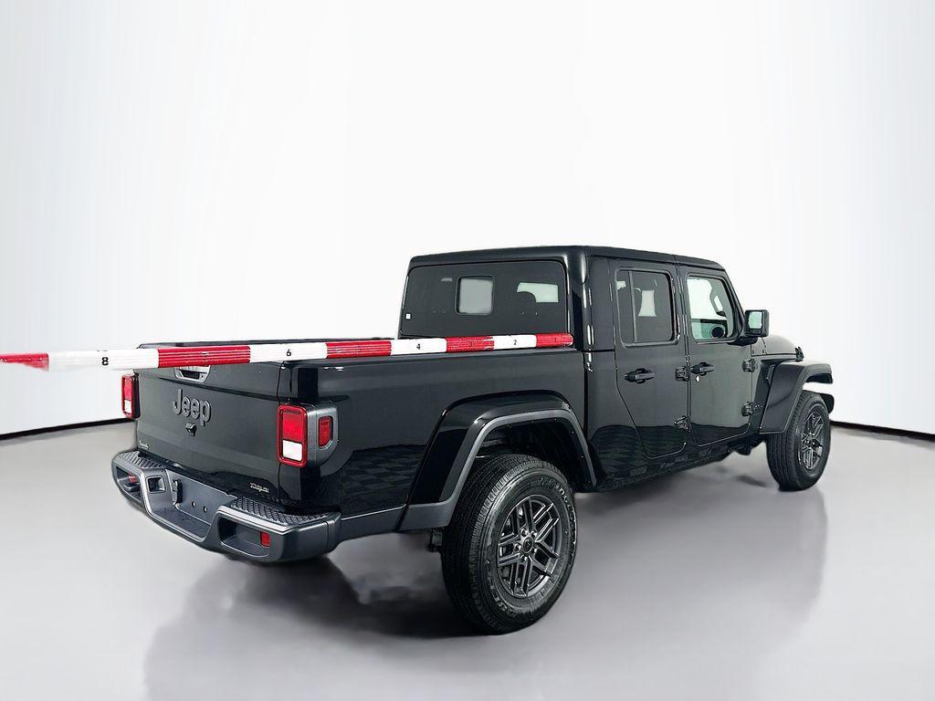 new 2025 Jeep Gladiator car, priced at $39,934
