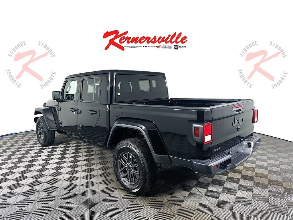 new 2025 Jeep Gladiator car, priced at $42,433