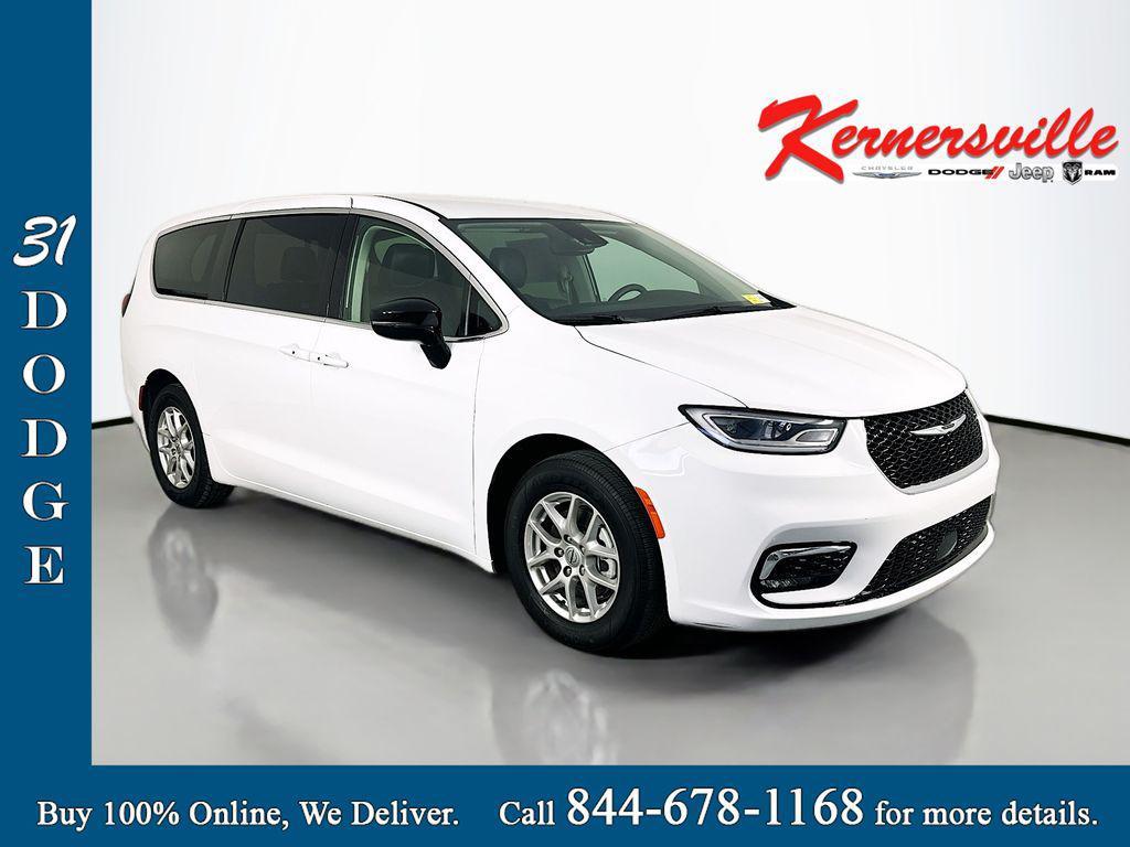 used 2024 Chrysler Pacifica car