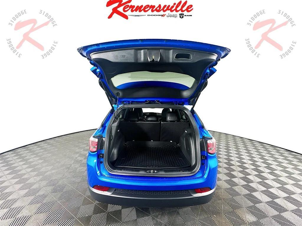 new 2025 Jeep Compass car, priced at $31,921