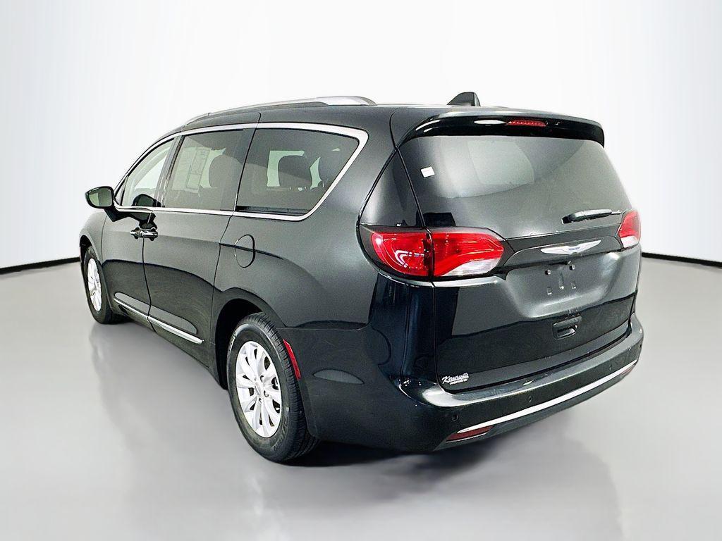 used 2019 Chrysler Pacifica car, priced at $12,384