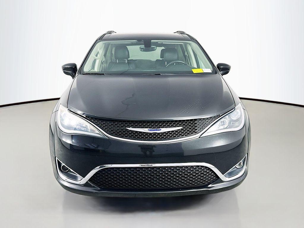 used 2019 Chrysler Pacifica car, priced at $12,384