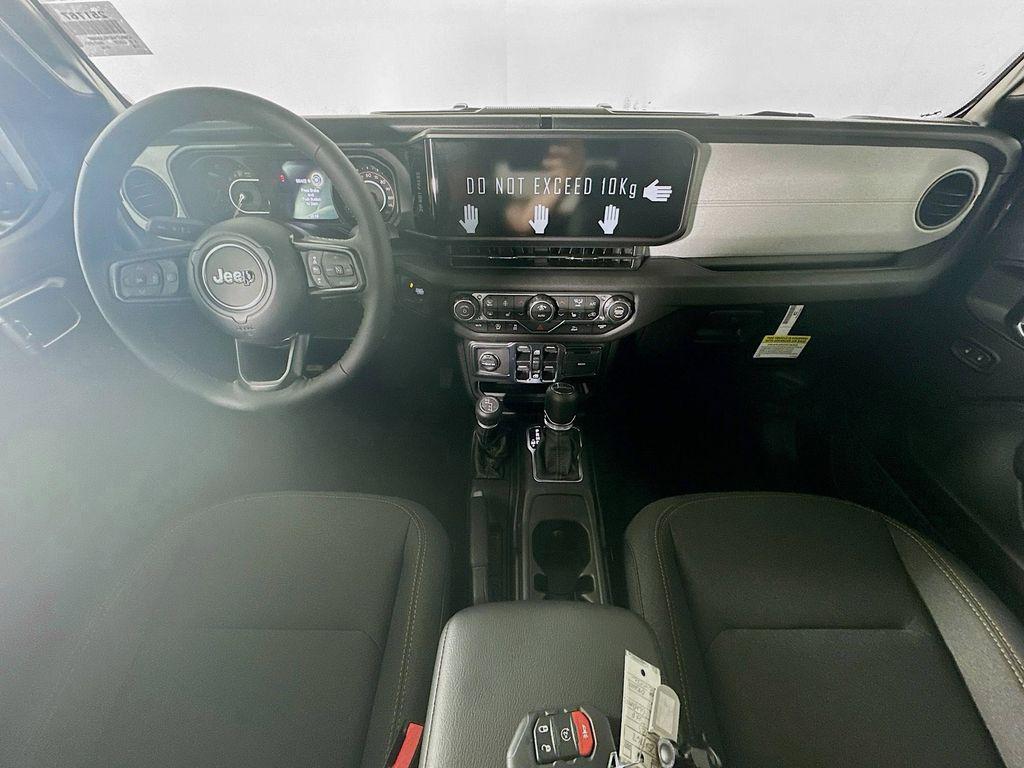 new 2025 Jeep Gladiator car, priced at $43,501